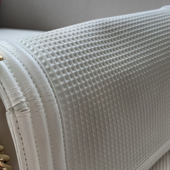 CHANEL Leather Medium Cube Boy Bag Shoulder Bag - Picture 15 of 15